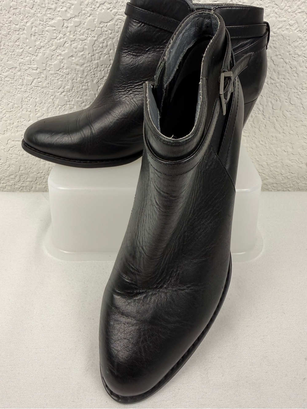 Vionic Upton Leather Ankle Booties | Black | Orthaheel | Women's 9